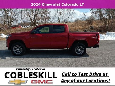 Used 2024 Chevrolet Colorado LT w/ LT Convenience Package II image 8