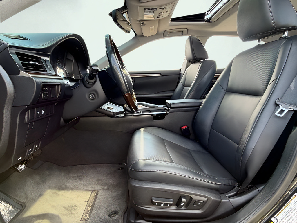 Used 2016 Lexus ES 350 w/ Navigation System Package FWD image 16