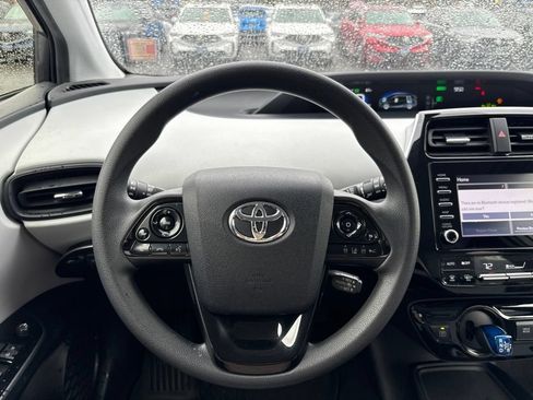 Used 2020 Toyota Prius LE AWD/4WD image 17