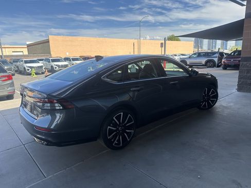 Used 2025 Honda Accord Touring image 3