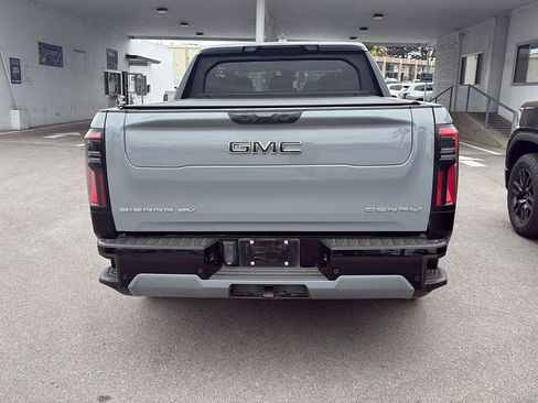 Used 2025 GMC Sierra EV Denali AWD/4WD image 6
