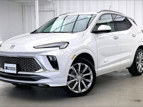 Certified 2025 Buick Encore GX Avenir w/ Avenir Convenience Package AWD/4WD image 2