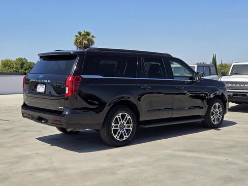 Used 2025 Ford Expedition Max Active AWD/4WD image 4