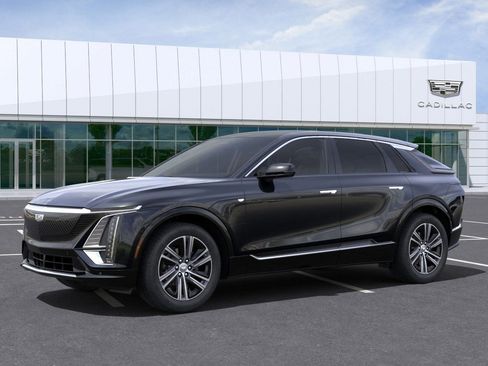 New 2025 Cadillac Lyriq Luxury image 2
