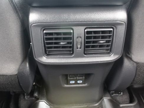 Certified 2022 Toyota RAV4 XLE FWD image 35