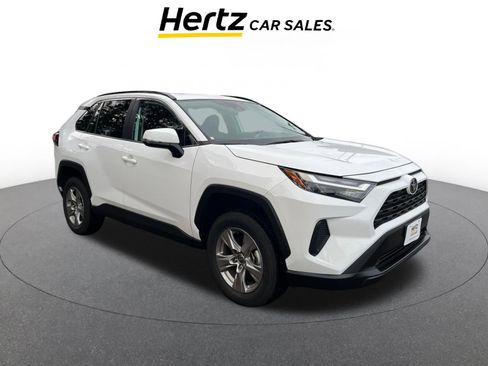 Used 2025 Toyota RAV4 XLE image 1