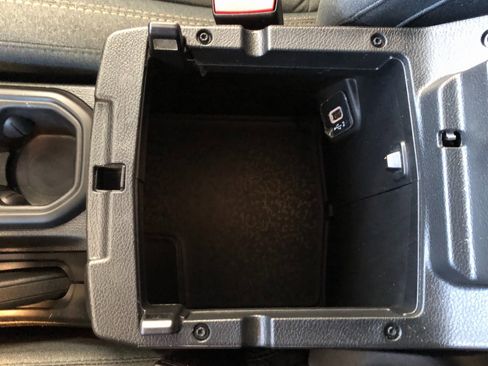 Used 2024 Jeep Wrangler Sport S image 25