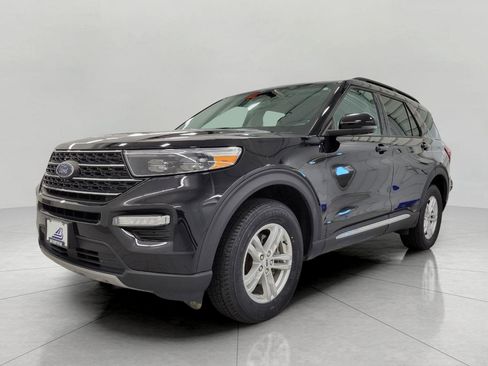 Used 2023 Ford Explorer XLT w/ Equipment Group 202A image 12