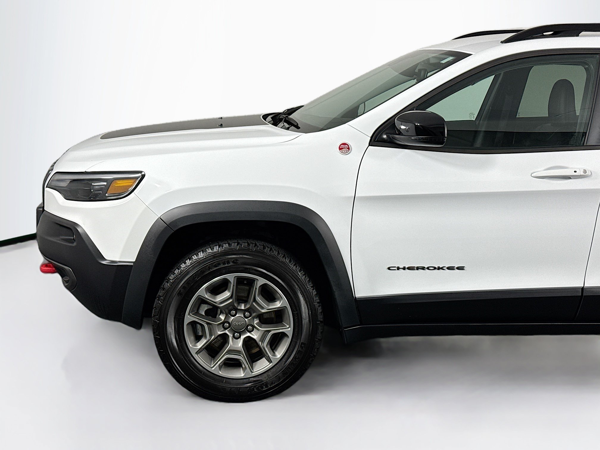 Used 2022 Jeep Cherokee Trailhawk AWD/4WD image 43