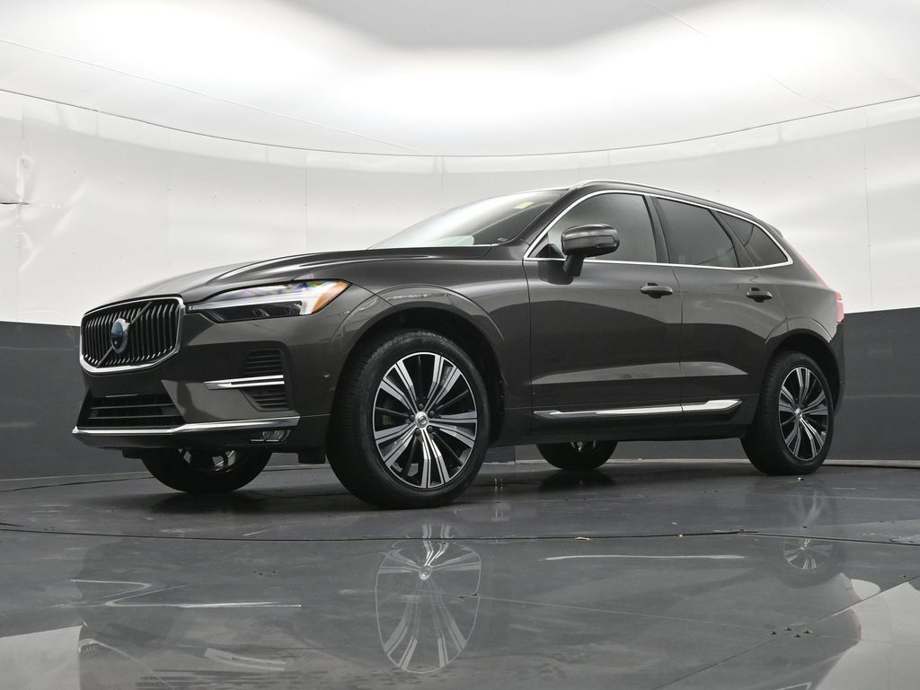 Certified 2023 Volvo XC60 B5 Plus AWD/4WD image 24