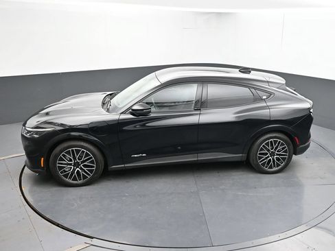 Used 2025 Ford Mustang Mach-E Premium AWD/4WD image 33