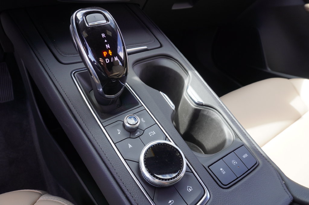 Certified 2025 Cadillac XT4 Premium Luxury FWD image 18