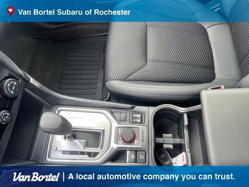 Used 2023 Subaru Forester Premium AWD/4WD image 21