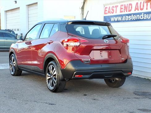 Used 2020 Nissan Kicks SV image 3