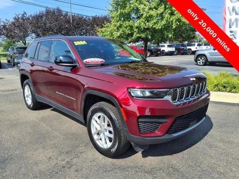 Certified 2024 Jeep Grand Cherokee Laredo X AWD/4WD image 3