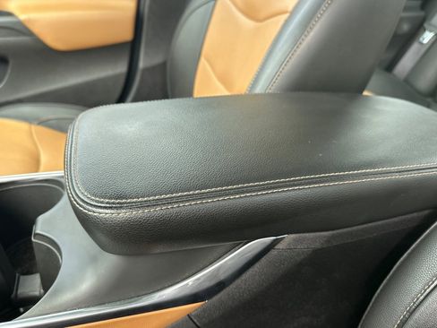 Used 2017 Chevrolet Volt Premier w/ Driver Confidence II Package image 30