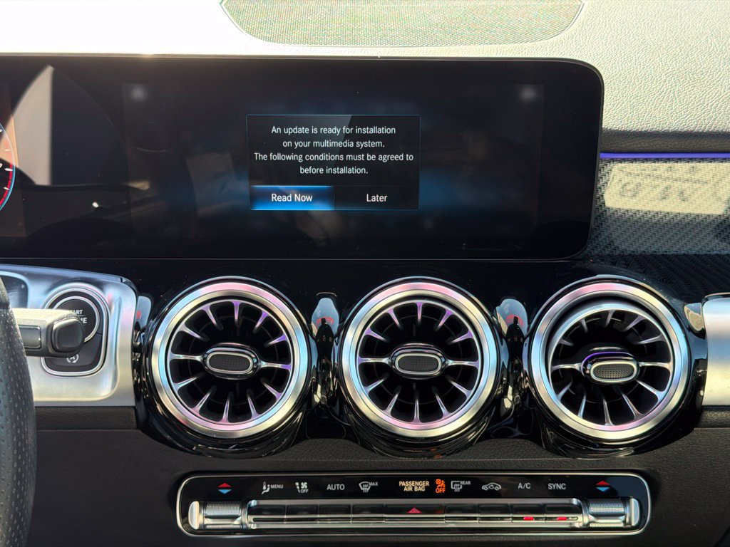 Used 2023 Mercedes-Benz GLB 250 image 28