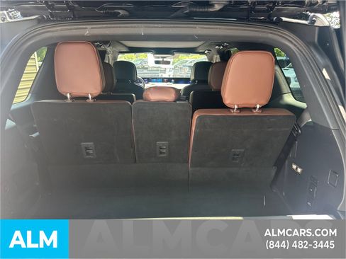 Used 2025 Lincoln Navigator Reserve AWD/4WD image 21