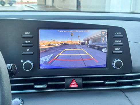 Used 2023 Hyundai Elantra Blue image 27