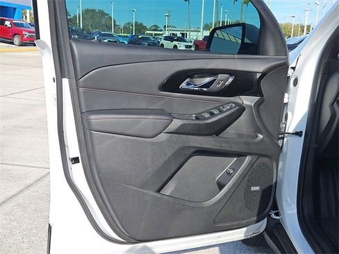 Used 2023 Chevrolet Traverse RS image 19