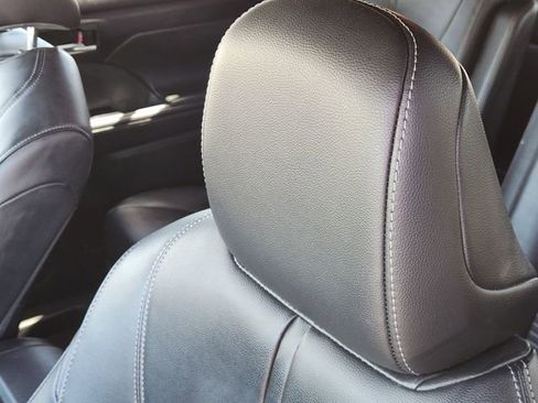 Certified 2025 Toyota Highlander XSE image 10