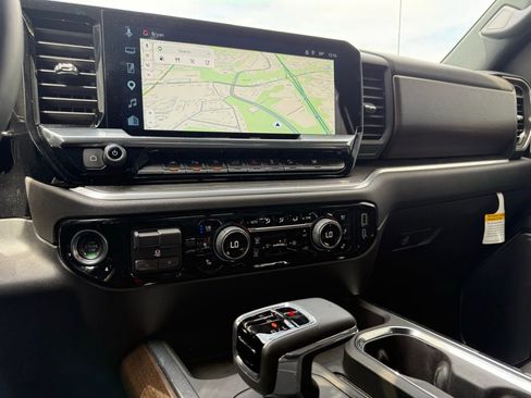 Used 2025 Chevrolet Silverado 1500 High Country w/ Z71 Off-Road Package image 33