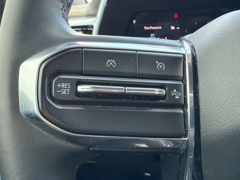 Used 2025 GMC Canyon Elevation RWD image 23