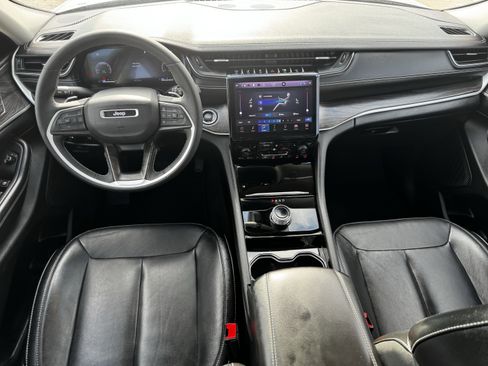 Used 2023 Jeep Grand Cherokee Limited w/ Black Appearance Package image 14