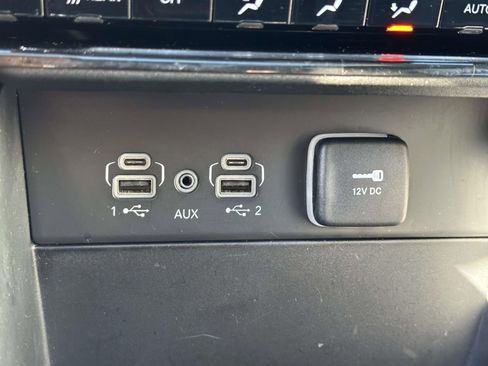 Used 2024 Jeep Grand Cherokee Limited image 27