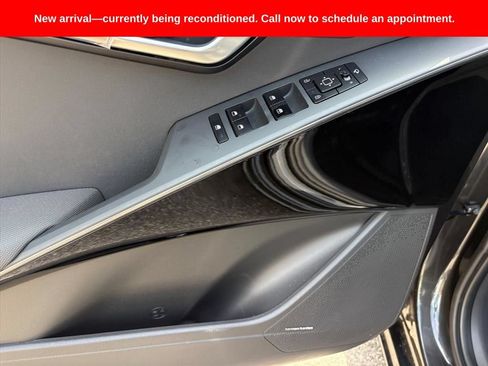 Used 2025 Kia Niro FWD image 25