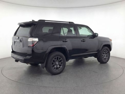 Used 2025 Toyota 4Runner SR5 RWD image 9