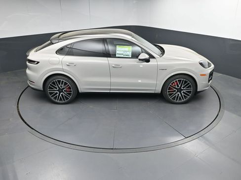 New 2026 Porsche Cayenne Turbo AWD/4WD image 37