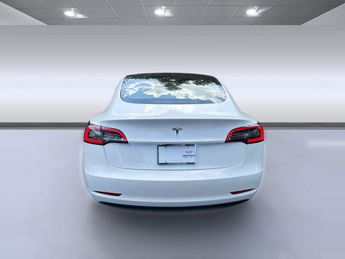 Used 2021 Tesla Model 3 Standard Range Plus RWD image 10