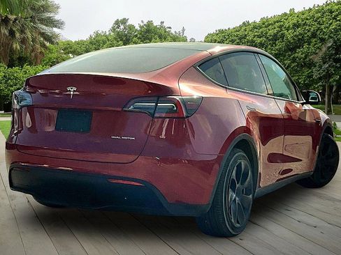 Used 2020 Tesla Model Y Long Range image 2