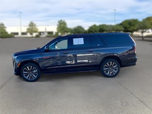 Certified 2024 Cadillac Escalade ESV Sport image 3