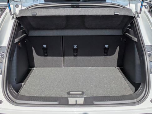 New 2026 Chevrolet Trax RS w/ Sunroof Package FWD image 7