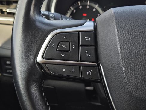 Used 2021 Toyota Highlander XLE image 15