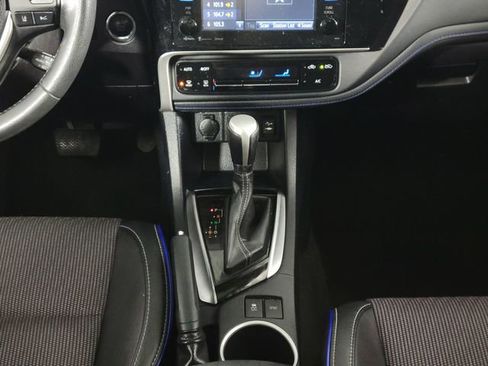 Used 2017 Toyota Corolla SE w/ SE Premium Package FWD image 27