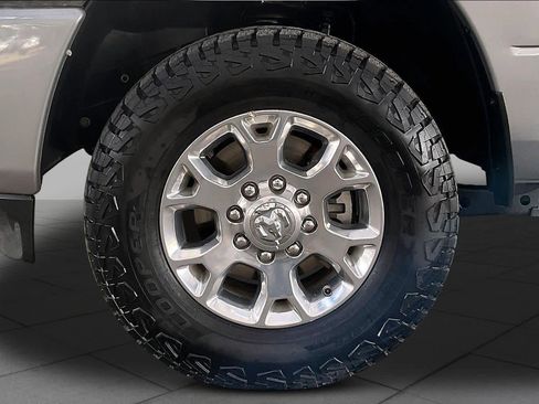 Used 2024 RAM 2500 Laramie AWD/4WD image 11