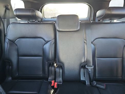 Used 2018 Ford Explorer XLT w/ Equipment Group 202A image 24