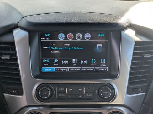 Used 2017 Chevrolet Suburban LT image 26