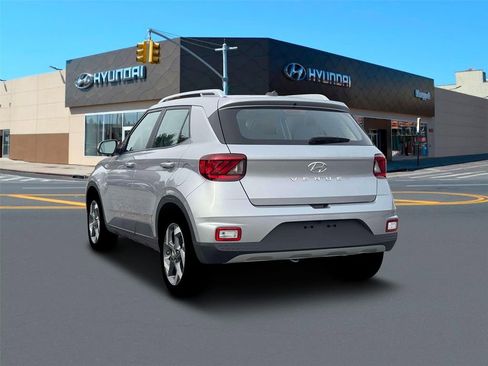 New 2026 Hyundai Venue SEL FWD image 5