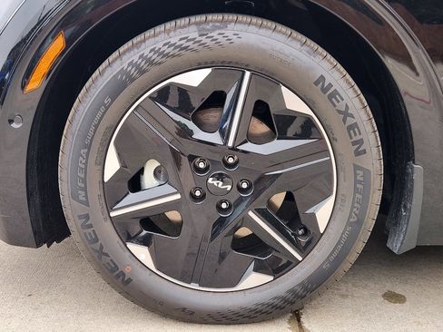 New 2025 Kia EV6 Wind image 8