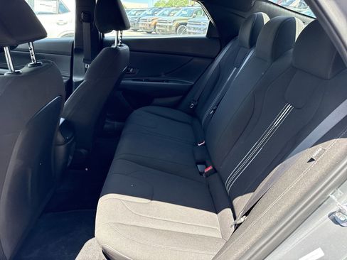 Used 2025 Hyundai Elantra Sport image 14