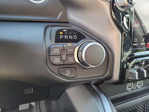 New 2026 RAM 1500 4x4 Crew Cab image 21