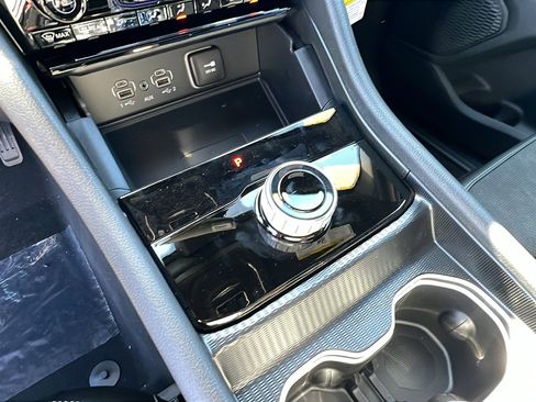 New 2025 Jeep Grand Cherokee Altitude image 27