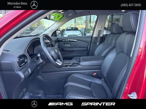 Used 2023 Honda Pilot Touring image 10