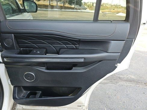Used 2021 Ford Expedition Platinum image 17