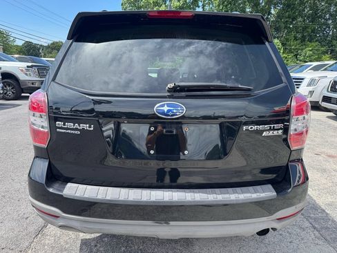 Used 2016 Subaru Forester 2.5i Touring AWD/4WD image 5