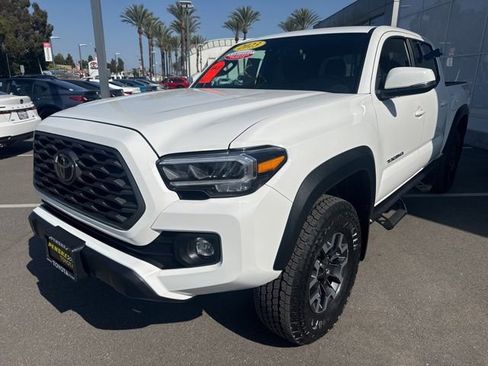 Certified 2023 Toyota Tacoma TRD Off-Road AWD/4WD image 21